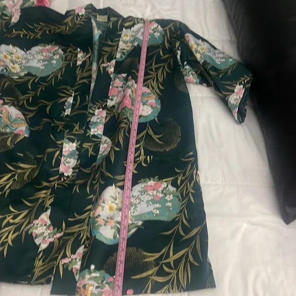 Gorgeous Robe - Picture 6 of 10